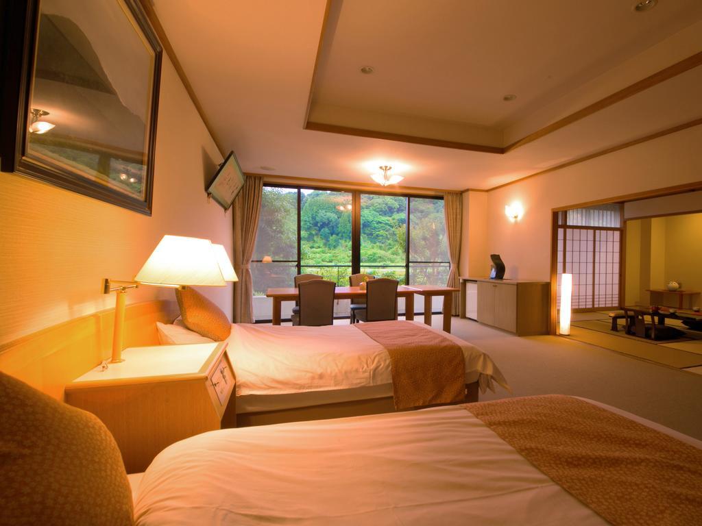 Suiranro Hotel Hitoyoshi Exterior photo